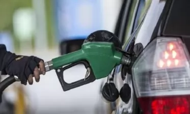 انخفاض مرتقب بحوالي درهم في سعر الغازوال و72 سنتيما في البنزين ابتداء من الغد
