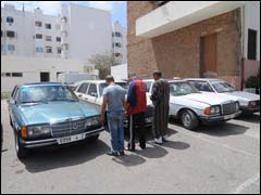 متهمون بسرقة محتويات السيارات