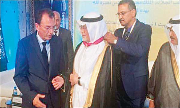 عبد العزيز محيي الدين خوجة وزير الثقافة والإعلام في المملكة العربية السعودية