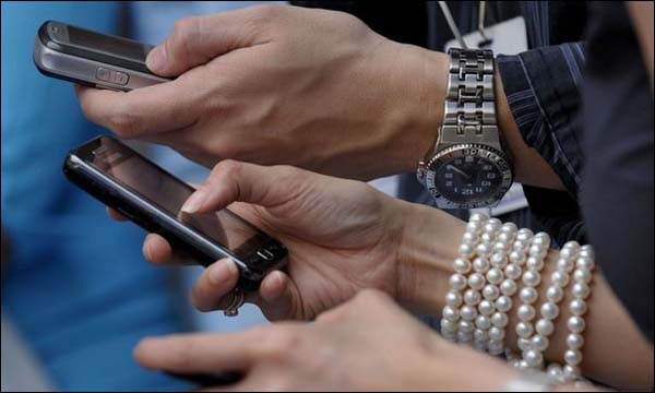 أسعار خدمات الهاتف المحمول سجلت انخفاضا سنويا قدر بنسبة 23 في المائة