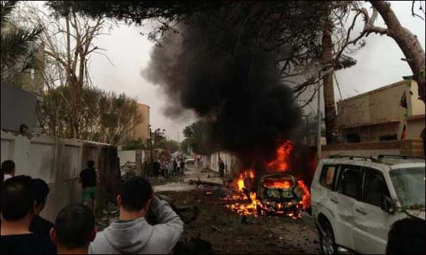 صورة لإحدى الهجمات الإرهابية شرق ليبيا وراح ضحيتها 40 شخصا على الأقل