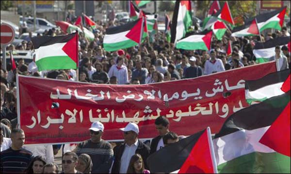 فلسطينيون يتظاهرون بمناسبة ذكرى يوم الأرض