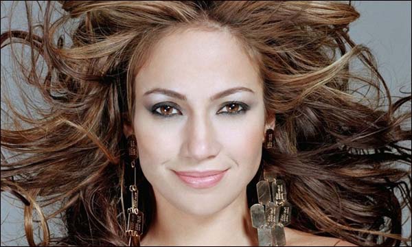 النجمة الأمريكية جنيفر لوبيز