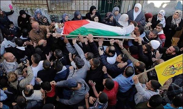 تشييع جثمان شهيد فلسطيني اغتيل برصاص الجيش الإسرائيلي
