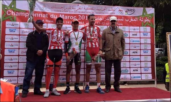 سفيان حادي بطل المغرب يتوسط وصيفيه السعيد أبلواش ومحسن الحسايني (خاص)