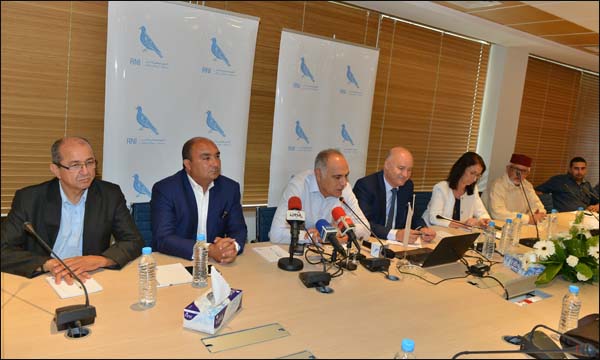 صلاح الدين مزوار رئيس حزب التجمع الوطني للأحرار  في ندوة صحفية