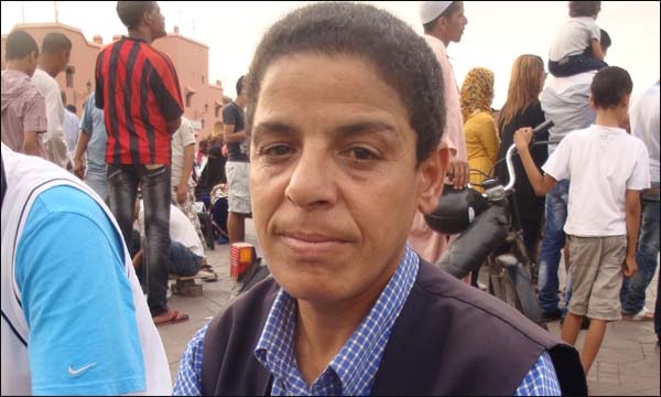 آمال مريم الملقبة بـ'السواعد' رئيسة مجموعة ناس غيوان جامع الفنا