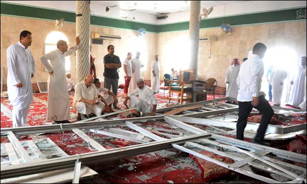 جانب من المسجد الذي تعرض للعملية الإرهابية في النجران