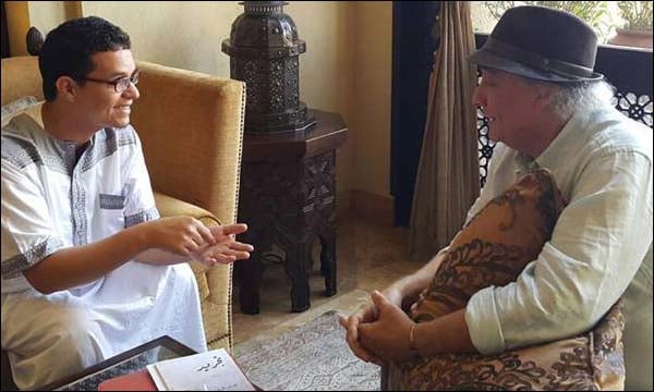 الكاتب المغربي الشاب عبد السميع بنصابر رفقة  الروائي الجزائري واسيني الأعرج