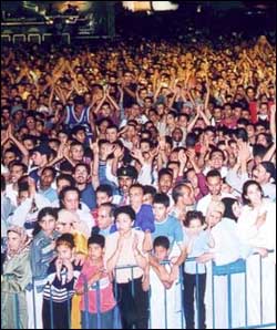 Fête de la musique: 45 000 jeunes au spectacle de Faudel