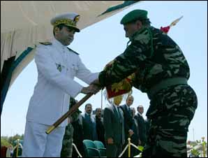 S.M. le Roi Mohammed VI au contingent des FAR en partance pour la Côte-d'Ivoire : soyez les dignes dépositaires de nos hautes traditions militaires