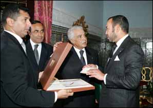 Présentation au Souverain du programme national de la Fondation Mohammed VI