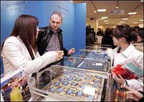 Des produits d'exception sont enfermés dans la plus grande cave au monde : au Japon, le chocolat est comme un bijou