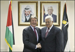 Kouchner appelle Israéliens et Palestiniens à des progrès