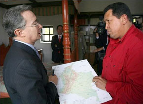 Alvaro Uribe et Hugo Chavez à Bogota. Photos : fr.news.yahoo.com