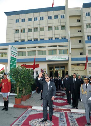 Le Souverain inaugure également le Centre Sidi Moumen pour le développement humain au coût global de 14,366 MDH qui bénéficiera à 1200 personnes