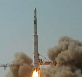 Le tir de fusée va renforcer le pouvoir de Kim Jong-il