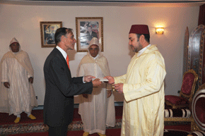 S.M. le Roi reçoit plusieurs ambassadeurs étrangers