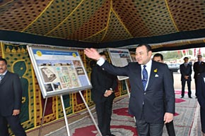S.M. le Roi inaugure à Oujda l'extension de «Dar El Fatat» et pose la première pierre d'un Centre pour handicapés