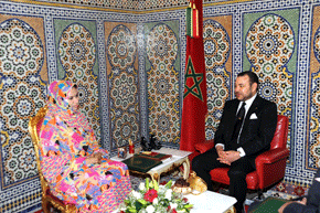 S.M. le Roi Mohammed VI reçoit la ministre mauritanienne des Affaires étrangères et de la Coopération, et le ministre nigérien de l'Enseignement