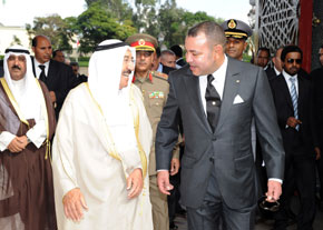 Sa Majesté le Roi Mohammed VI offre une cérémonie d'accueil officiel en l'honneur de l'Emir de l'Etat du Koweït