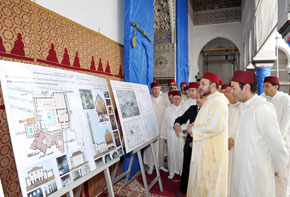 S.M. le Roi Mohammed VI examine le projet de restauration du Mausolée Moulay Idriss Al-Azhar, d'un coût global de 52,5 MDH