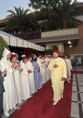 S.M. le Roi Mohammed VI préside un Iftar à l'occasion du 48e anniversaire du Souverain