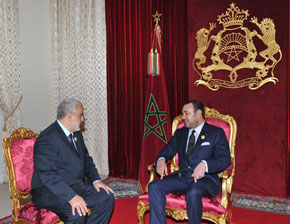 S.M. le Roi, l'Émir du Qatar, le Prince Héritier d'Abou Dhabi et le ministre koweitien des Finances président la signature d'un accord pour la création de l'Autorité d'investissement touristique au Maroc
