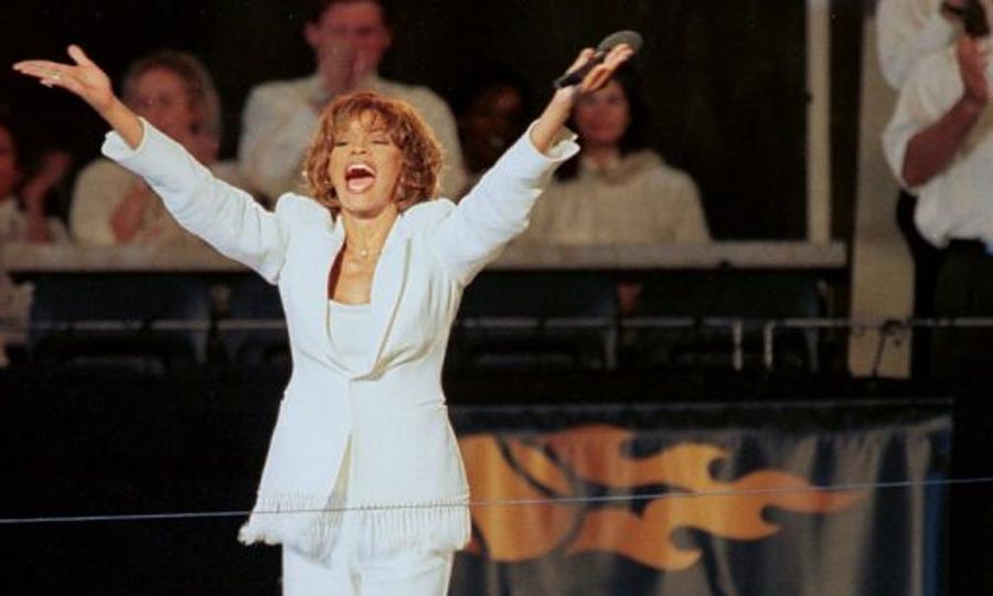 Les hommages affluent pour Whitney Houston