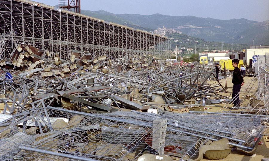 L'amertume des survivants et un stade inachevé