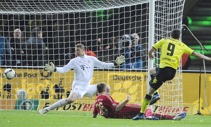 Dortmund réalise le doublé