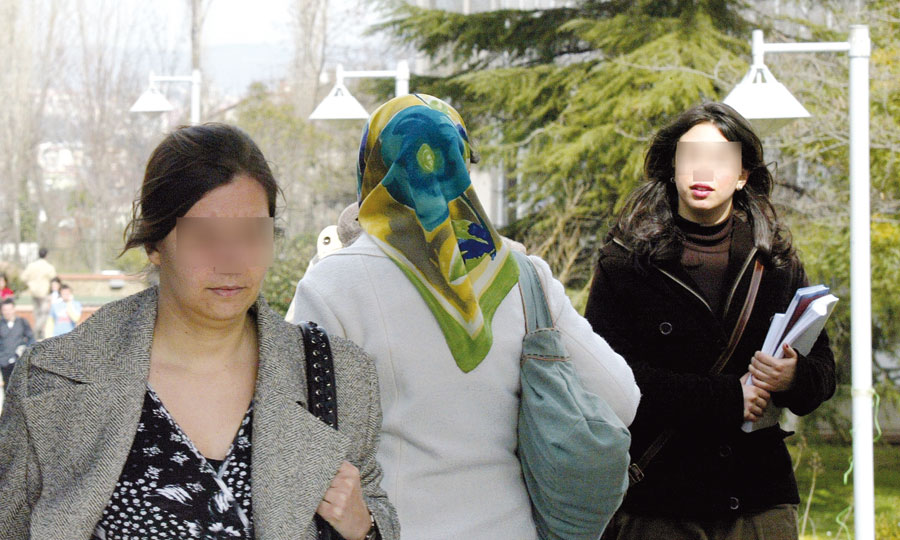 Les femmes se cherchent encore une place dans l’espace public