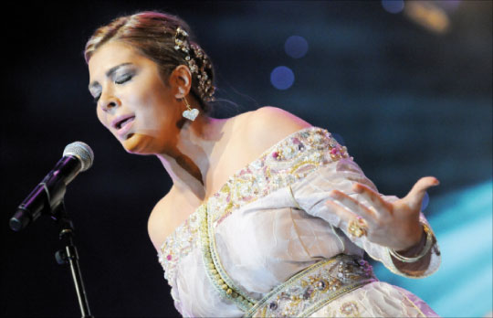 La diva syrienne Assala laisse le public sans voix
