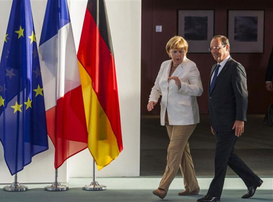 Merkel et Hollande maintiennent la pression sur la Grèce
