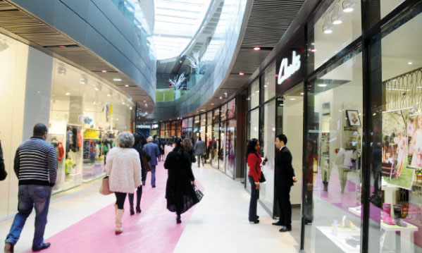 Le centre commercial ouvre ses portes  aujourd’hui