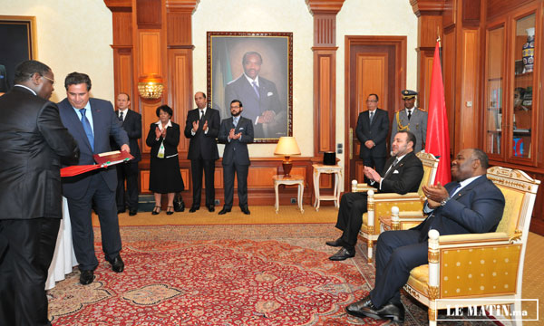 Sa Majesté le Roi et le Chef de l’État gabonais président la cérémonie de signature de six accords de coopération bilatérale