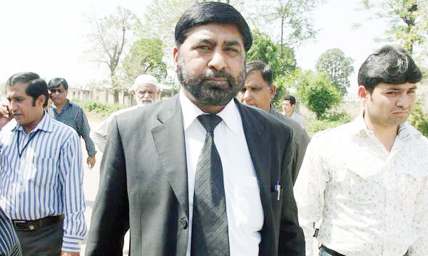 Le procureur enquêtant sur le meurtre  de Benazir Bhutto abattu