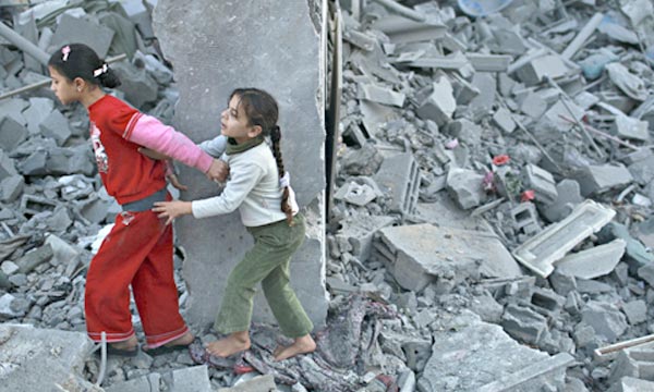 Israéliens et Palestiniens au pied du mur
