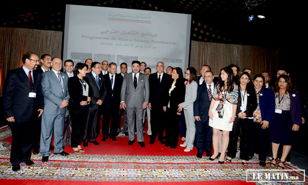 S.M. le Roi préside à Jerada  la cérémonie de présentation de l’état d’avancement  du cinquième programme  de l’INDH au niveau national
