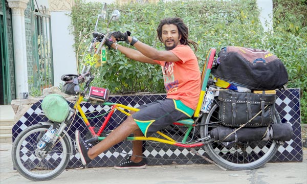 Le  globe-trotter marocain fait escale à Nouakchott