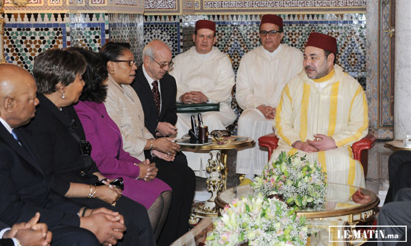 S.M. le Roi reçoit à Marrakech Mme Marcia Fudge, présidente du «Groupe parlementaire des élus afro-américains du Congrés»