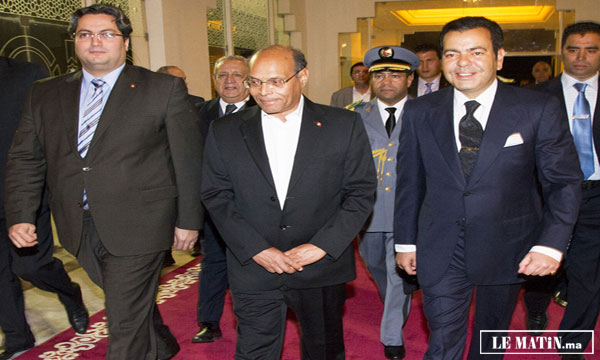 Arrivée de SAR le Prince Moulay Rachid à Tunis pour représenter S.M. le Roi à la cérémonie officielle d'adoption de la Constitution