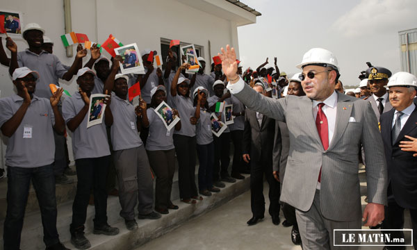Le souverain lance à Abidjan  les travaux de réalisation  d'une usine de fabrication de sacs pour l'emballage de ciment et visite  la cimenterie du groupe «Addoha»