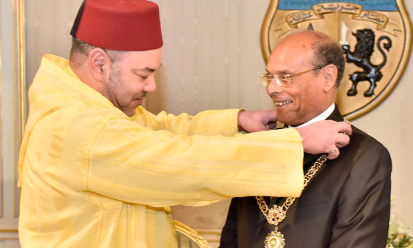 Le Président tunisien offre un dîner officiel en l'honneur de S.M. le Roi
