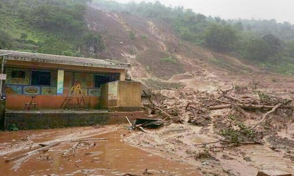 Au moins 150 morts dans un glissement de terrain en Inde