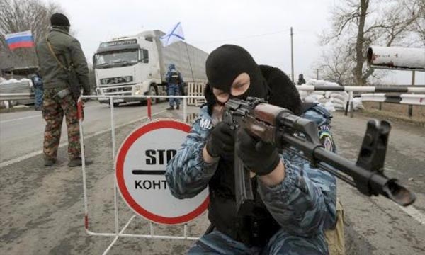Des soldats russes opèrent dans l'est ukrainien