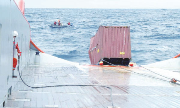 «Pêche» aux conteneurs passés par-dessus bord