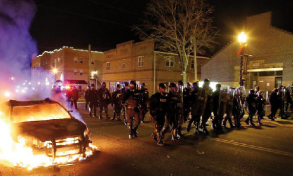 Nuit d'émeutes  à Ferguson