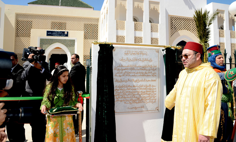 Le Souverain inaugure l'Institut Mohammed VI de formation des imams, morchidines  et morchidates dans le cadre des valeurs de l'Islam du juste milieu, pratiqué de tout temps au Maroc