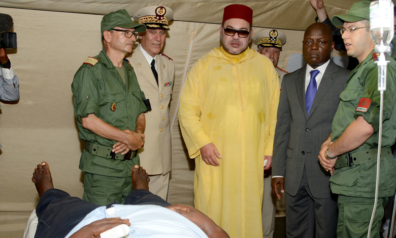 S.M. le Roi visite l'hôpital de campagne des Forces armées royales déployé à Bissau
